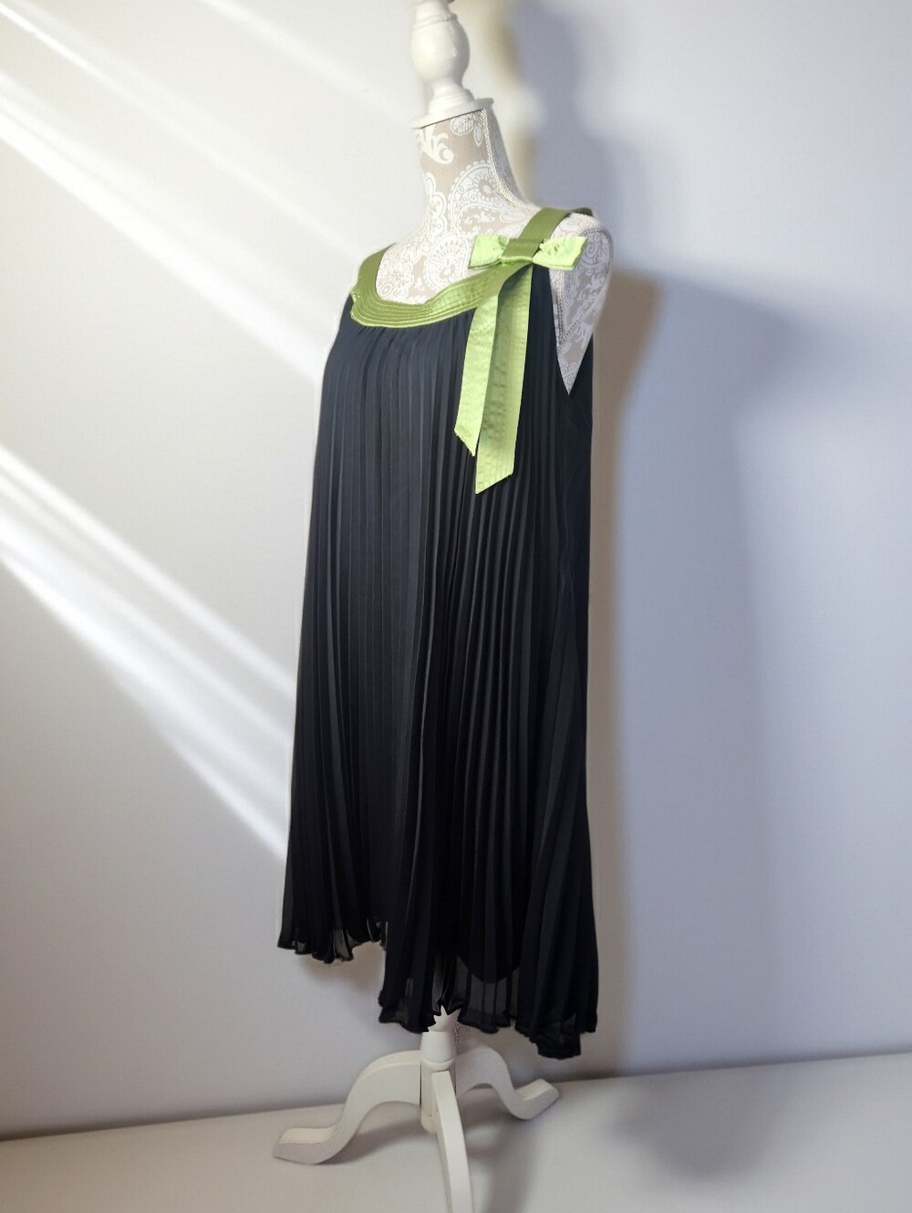 Dress Barn Pleated Trapeze Black Green Swing Dress With Bow Size 16W
